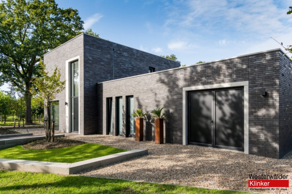 Клинкерный кирпич WK85KS Eisenschmelz Schwarzbraun Kohle Spezial 240/55/71 Westerwalder Klinker