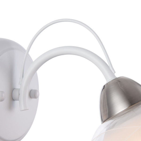 Настенный светильник Freya Nikki FR5052-WL-01-W