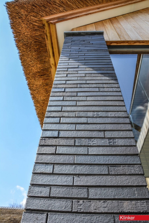 Фасадная клинкерная плитка WK815 Schwarz-bunt Edelglanz 240x71x15 Westerwalder Klinker