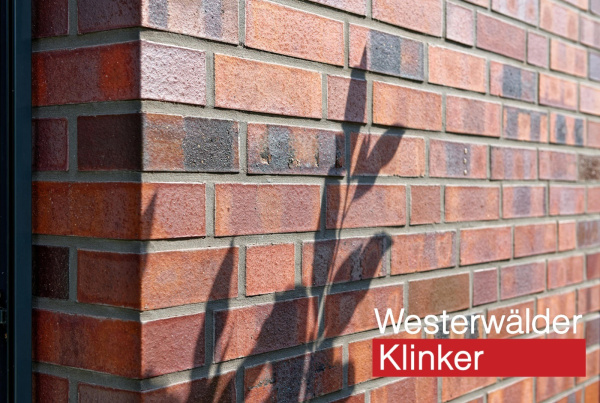 Фасадная клинкерная плитка WK84KS Rotbraun-bunt Kohle Spezial 240x71x15 Westerwalder Klinker