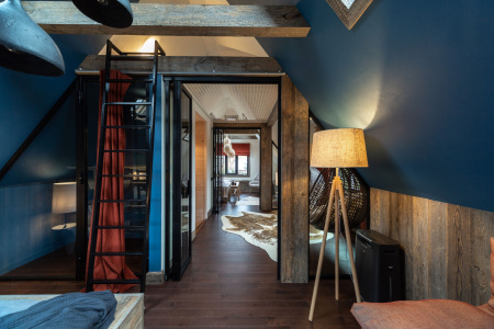 Торшер на треноге Maytoni Calvin Z177-FL-01-BR